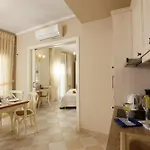 Lägenhetshotell Ionia 4*
