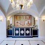 Ionia Lägenhetshotell 4*
