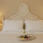 Ionia Lägenhetshotell 4*