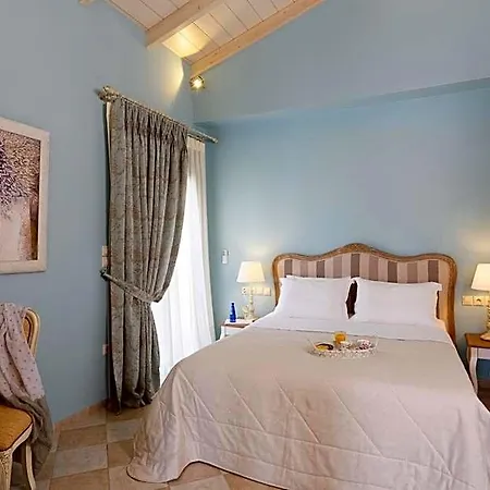 Ionia Aparthotel 4*