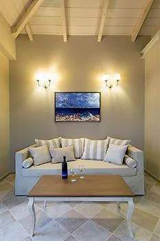 Ionia شقة فندقية 4*